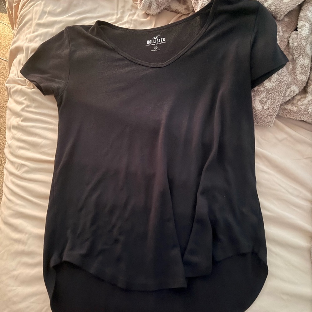 Hollister Women's Classic Black Short Sleeve Tee